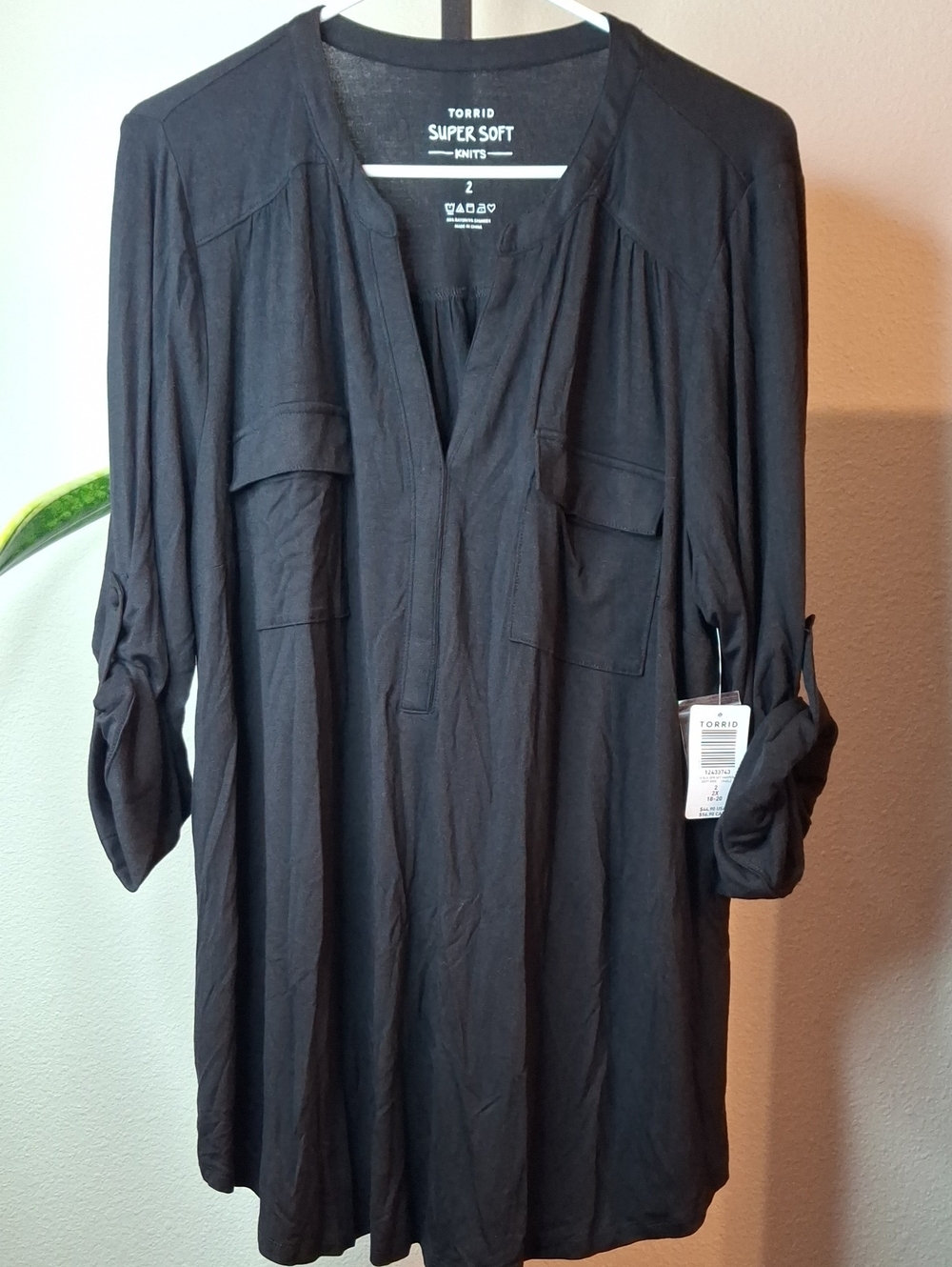 Torrid Black Super Soft Knit V-Neck Tunic with Chest Pockets NWT